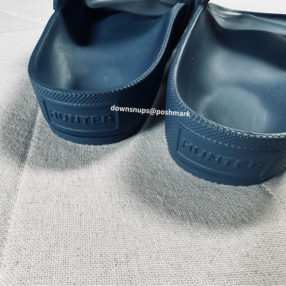 Hunter Blue Ombre Rubber Logo Sandals Pool Slides - Picture 4 of 6